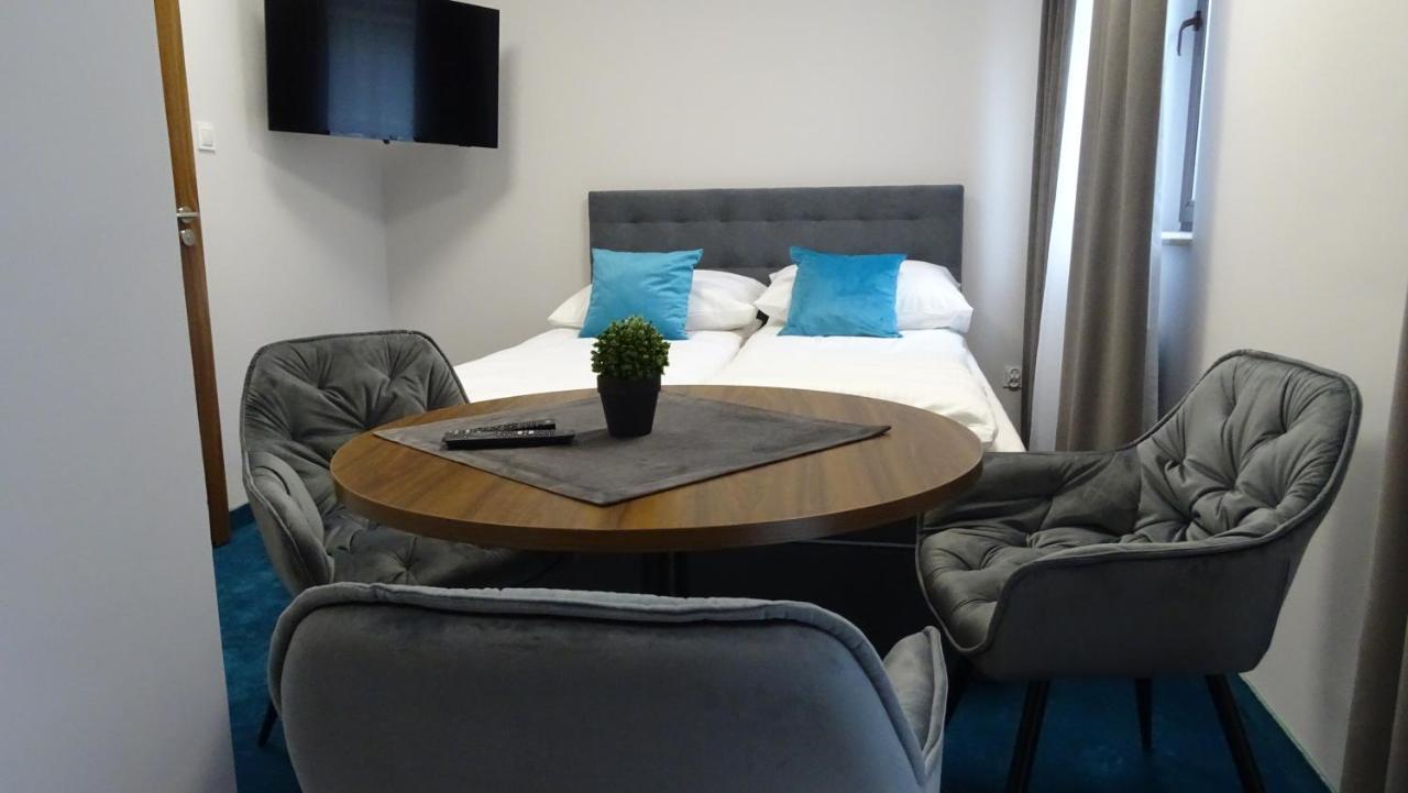 Celestynka Apartment *
